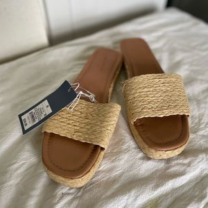 Universal Thread Raffia Sandals